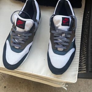 Men’s Airmax size 12